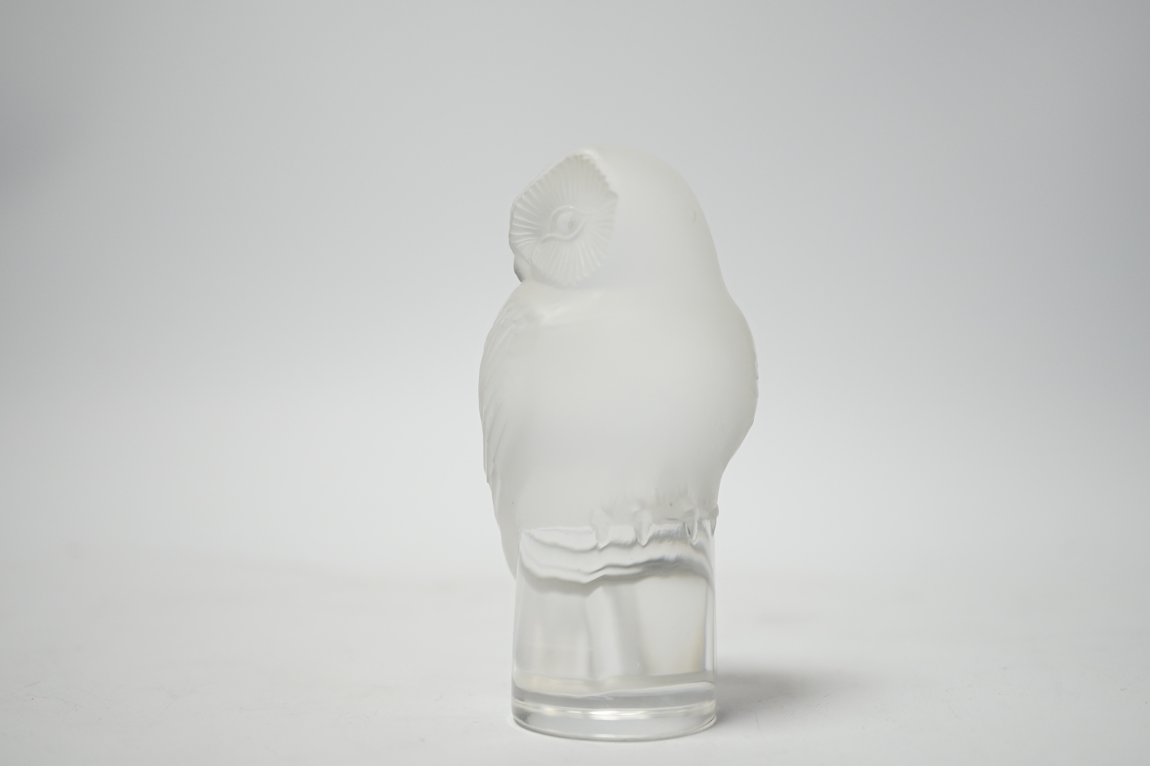 A modern Lalique glass owl, 9cm